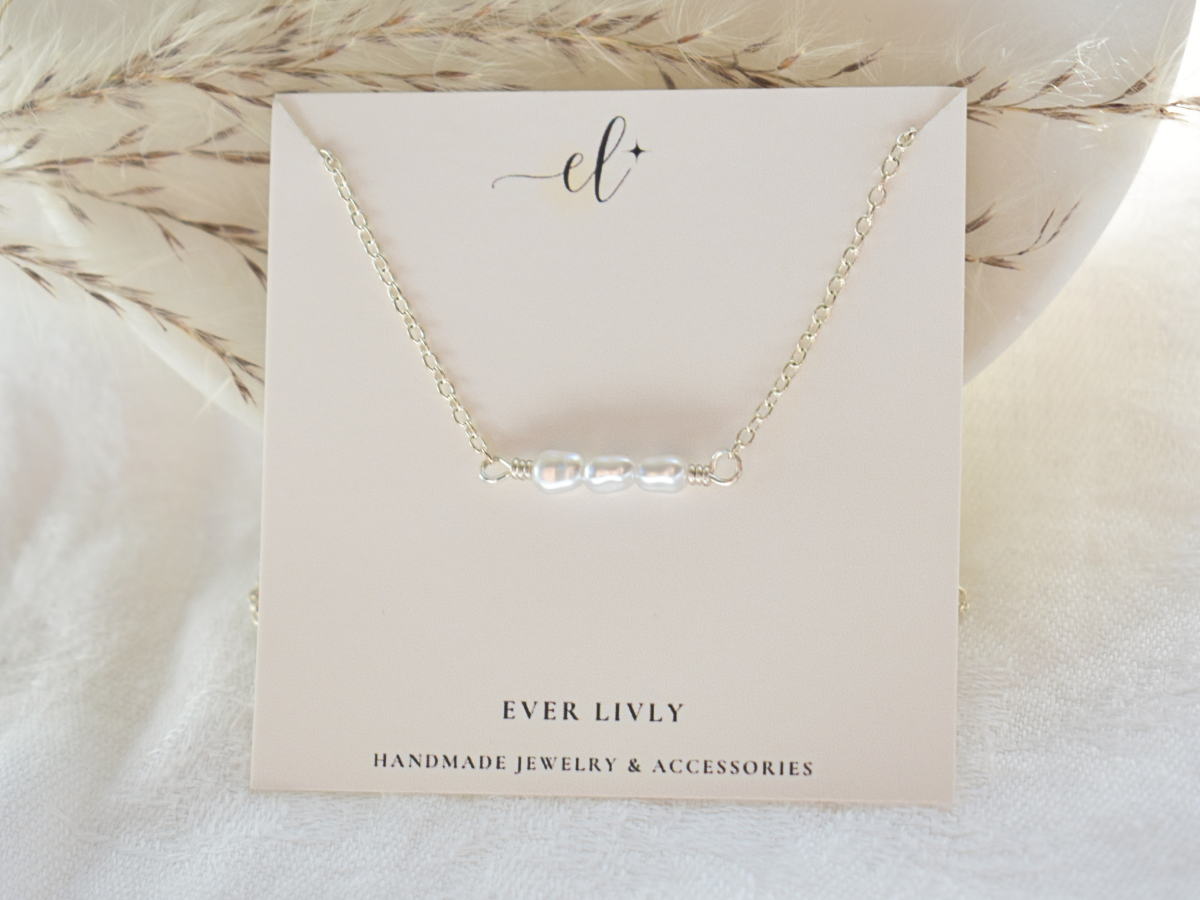Pearl Lila Necklace
